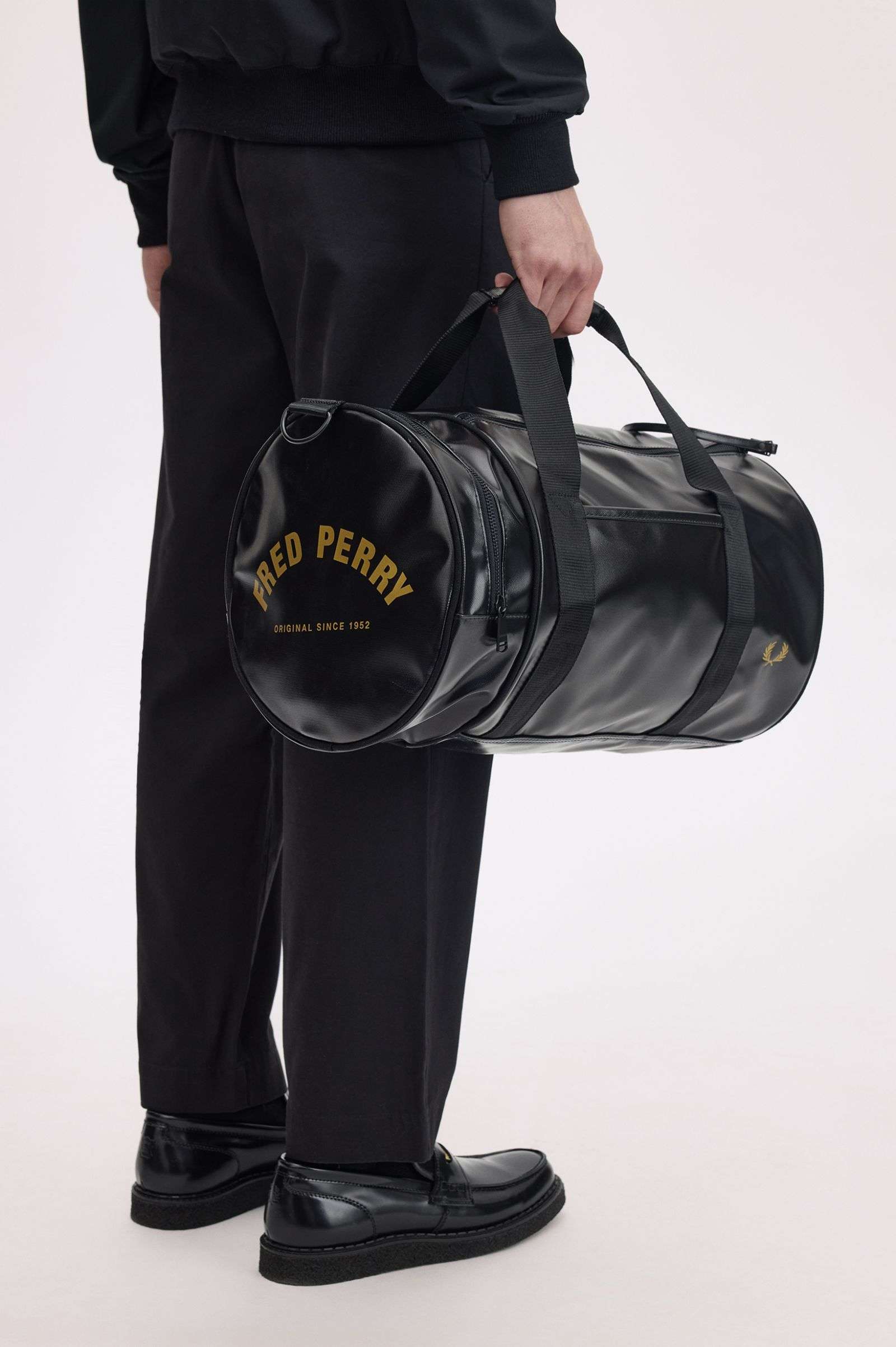 Tonal Barrel Bag Fred Perry noir gold accents – vue principale